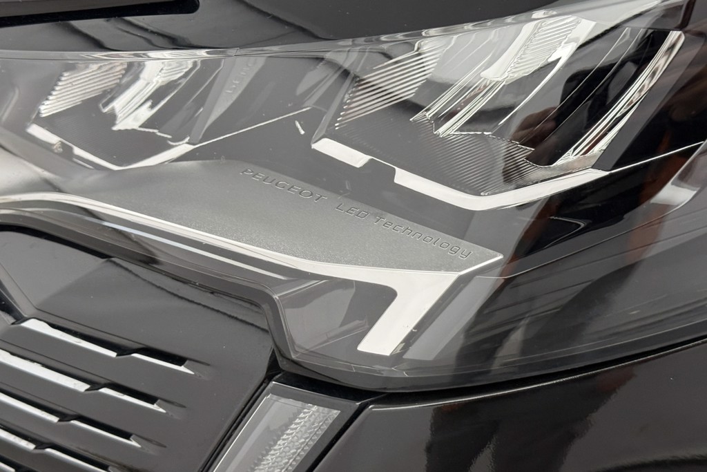 Peugeot 3008 Active Automatic Petrol Plug-In Hybrid SUV - Stock Number (1569454) - 27th supplementary image