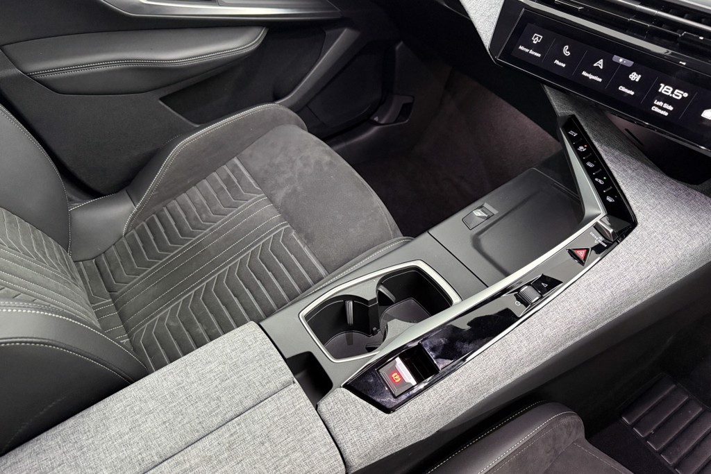 Peugeot 3008 GT Automatic Petrol SUV - Stock Number (1569485) - 16th supplementary image