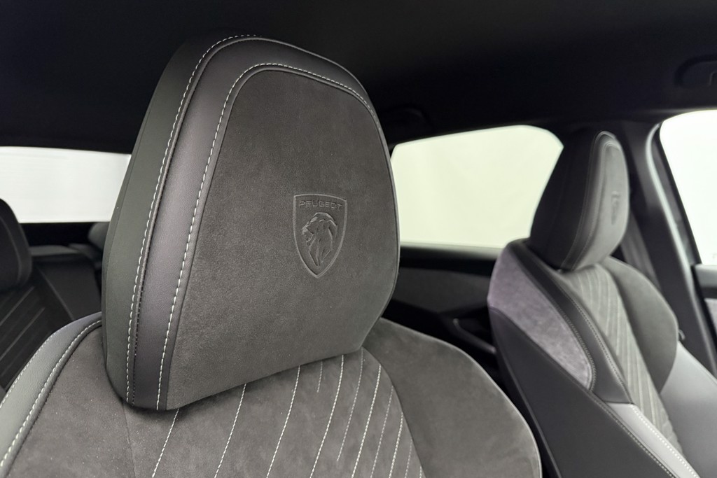 Peugeot 3008 GT Automatic Petrol SUV - Stock Number (1569485) - 23rd supplementary image