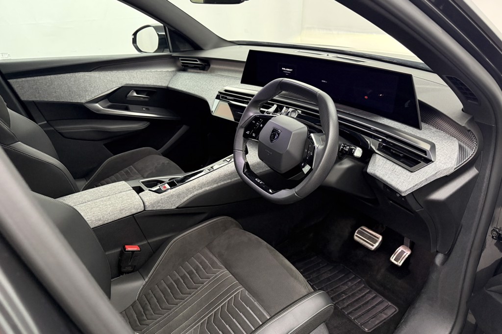 Peugeot 3008 GT Automatic Petrol SUV - Stock Number (1569485) - 1st supplementary image