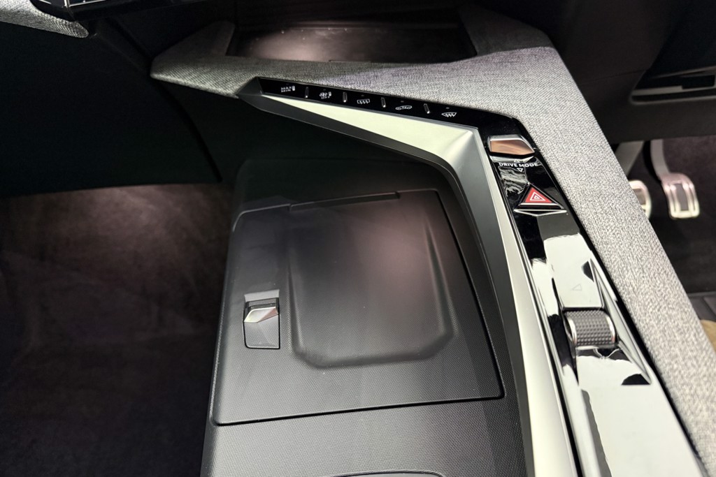 Peugeot 3008 GT Automatic Petrol-Electric Hybrid SUV - Stock Number (1569489) - 16th supplementary image
