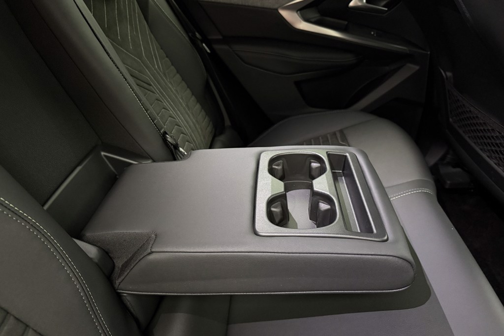 Peugeot 3008 GT Automatic Petrol-Electric Hybrid SUV - Stock Number (1569489) - 29th supplementary image