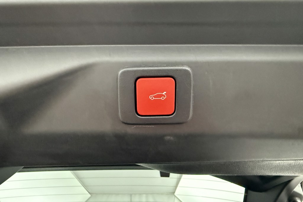 Peugeot 3008 GT Automatic Petrol-Electric Hybrid SUV - Stock Number (1569489) - 31st supplementary image