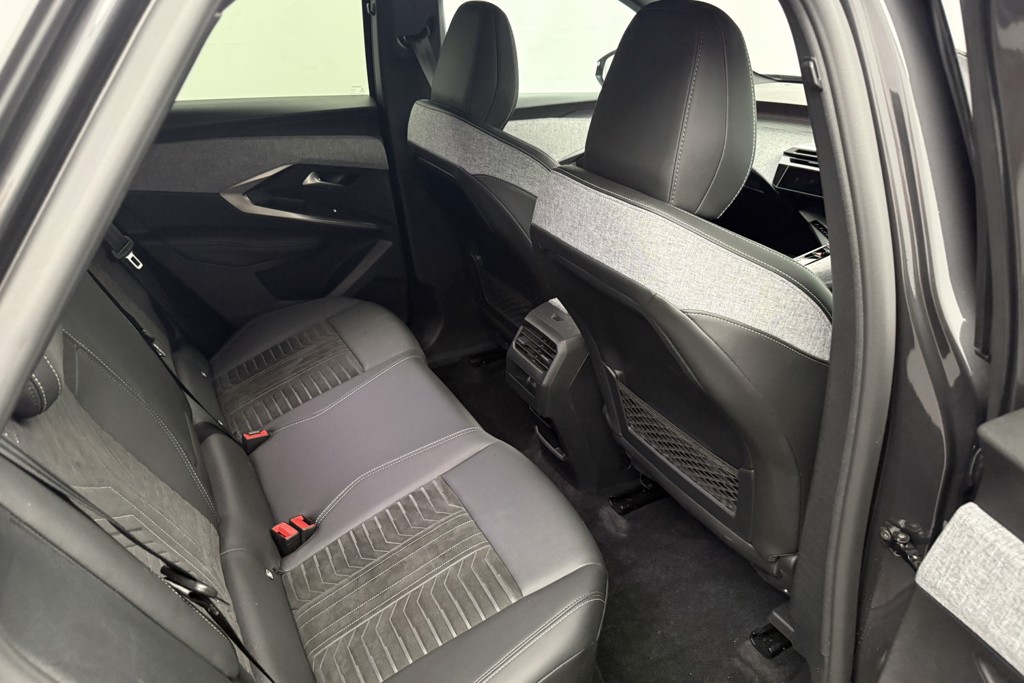 Peugeot 3008 GT Automatic Petrol SUV - Stock Number (1569490) - 23rd supplementary image