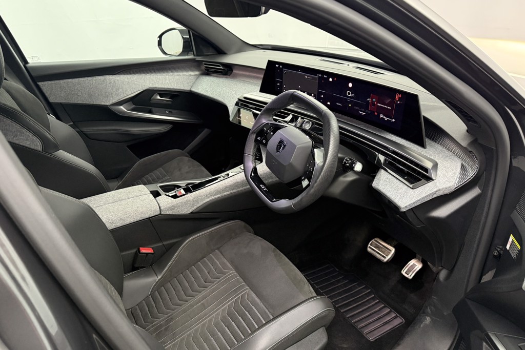 Peugeot 3008 GT Automatic Petrol SUV - Stock Number (1569490) - 1st supplementary image