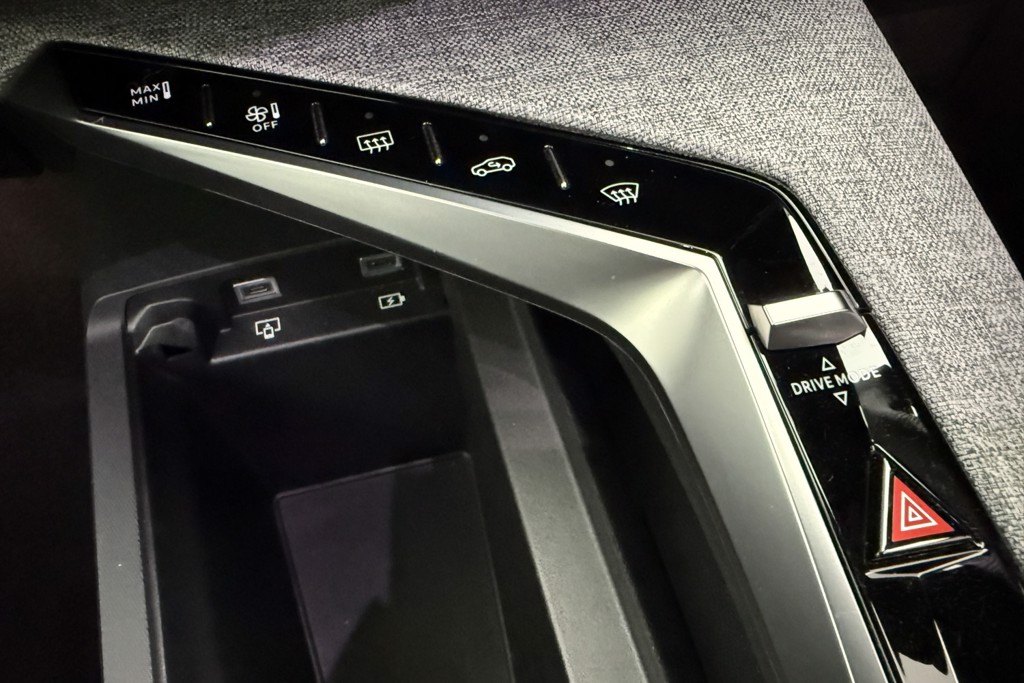 Peugeot 3008 GT Automatic Petrol SUV - Stock Number (1569493) - 13th supplementary image