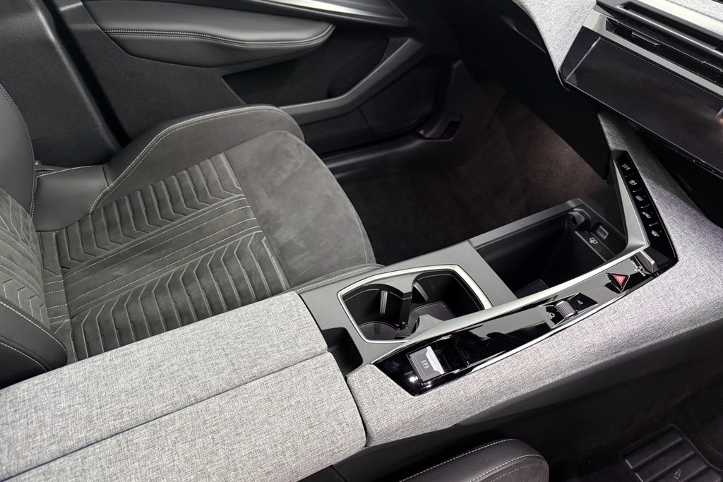 Peugeot 3008 GT Automatic Petrol SUV - Stock Number (1569493) - 17th supplementary image