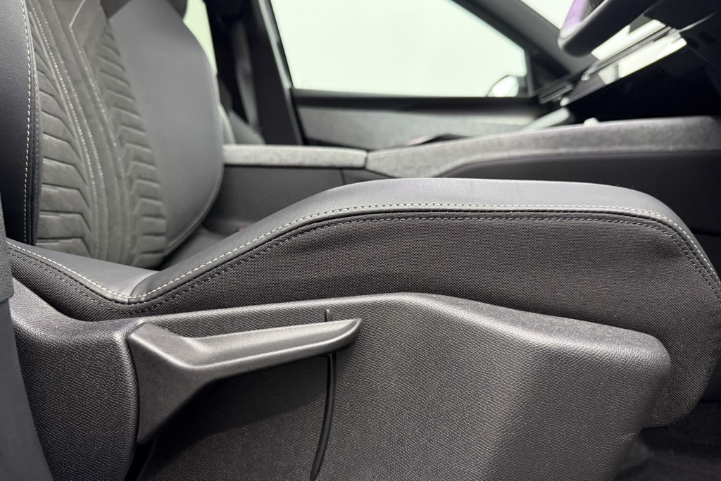 Peugeot 3008 GT Automatic Petrol SUV - Stock Number (1569493) - 21st supplementary image