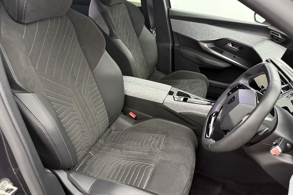 Peugeot 3008 GT Automatic Petrol SUV - Stock Number (1569493) - 22nd supplementary image
