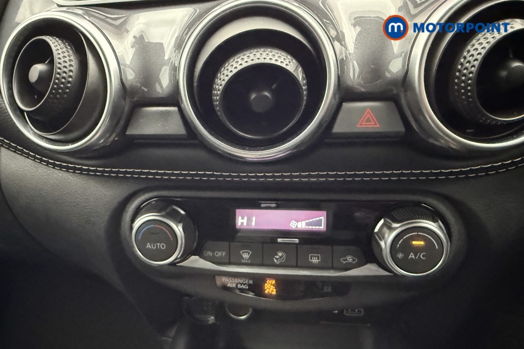 Nissan Juke N-Connecta Automatic Petrol SUV - Stock Number (1569842) - 9th supplementary image
