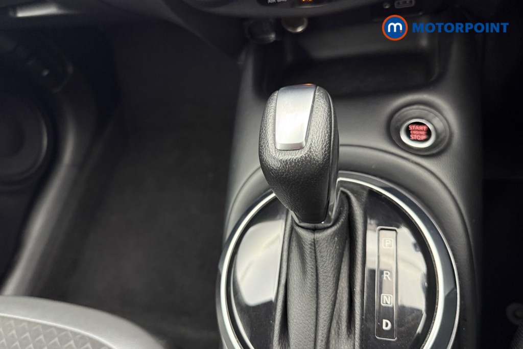 Nissan Juke N-Connecta Automatic Petrol SUV - Stock Number (1569842) - 10th supplementary image