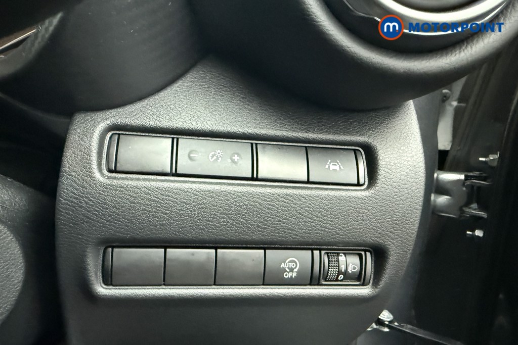Nissan Juke N-Connecta Automatic Petrol SUV - Stock Number (1569842) - 14th supplementary image