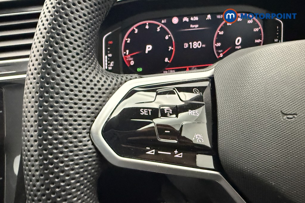 Volkswagen Tiguan R-Line Automatic Petrol SUV - Stock Number (1570016) - 9th supplementary image