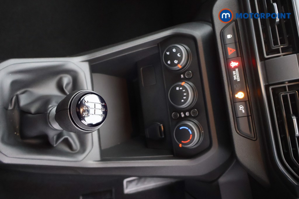 Dacia Sandero Essential Manual Petrol Hatchback - Stock Number (1570051) - 6th supplementary image