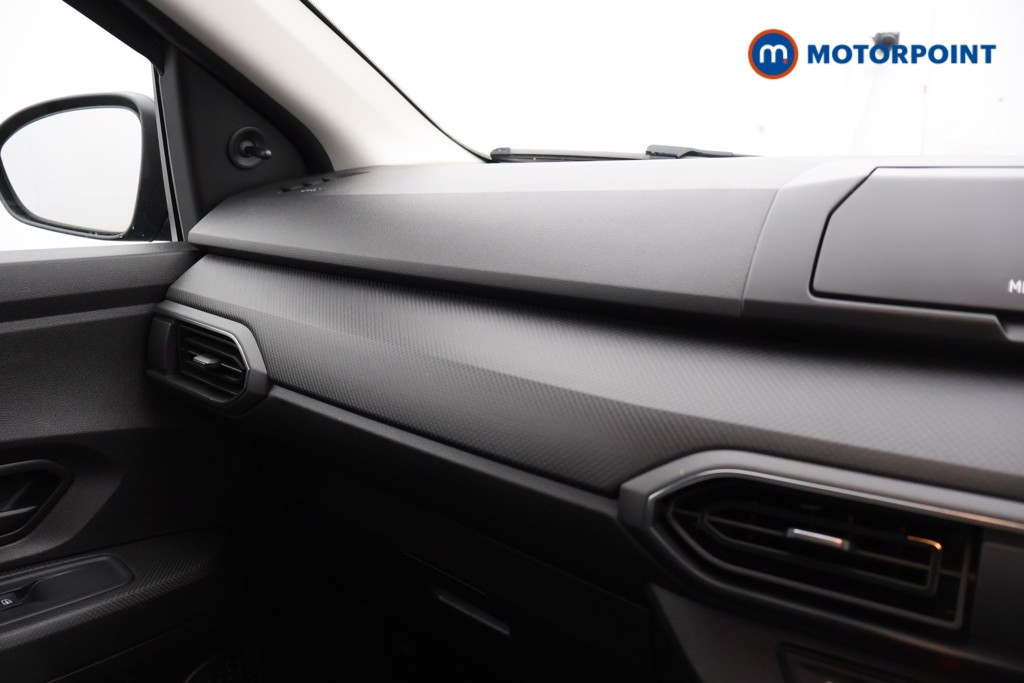 Dacia Sandero Essential Manual Petrol Hatchback - Stock Number (1570051) - 7th supplementary image