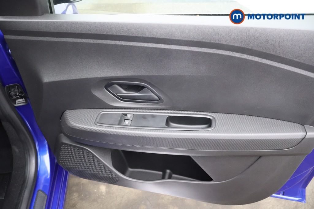 Dacia Sandero Essential Manual Petrol Hatchback - Stock Number (1570051) - 9th supplementary image