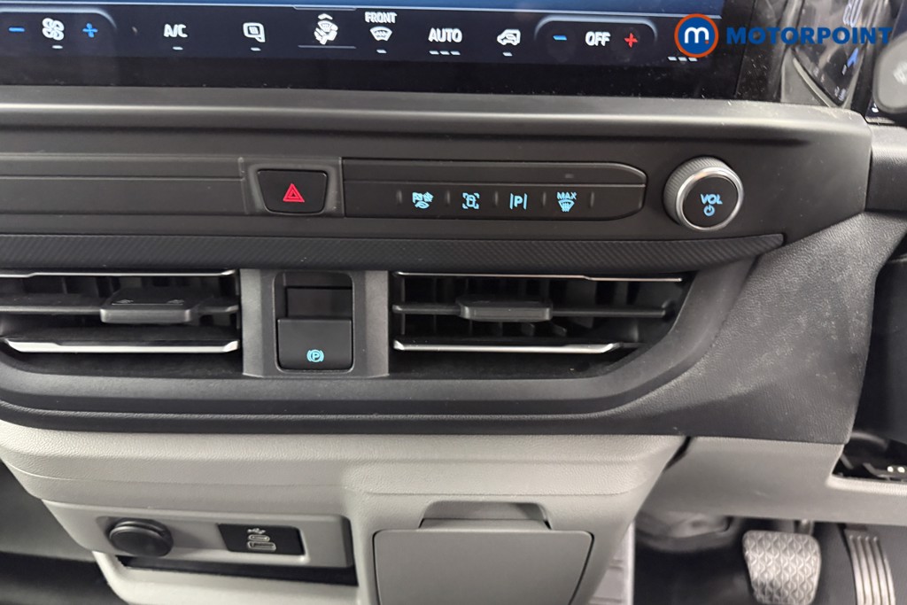Ford Transit Custom Limited Automatic Diesel Panel Van - Stock Number (1570109) - 9th supplementary image