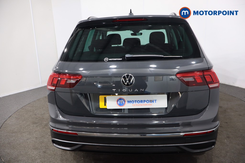 Volkswagen Tiguan Life Automatic Petrol SUV - Stock Number (1570120) - 37th supplementary image