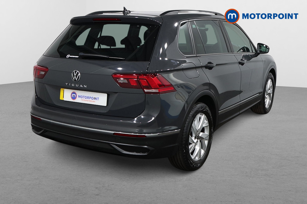 Volkswagen Tiguan Life Automatic Petrol SUV - Stock Number (1570120) - Drivers side rear corner