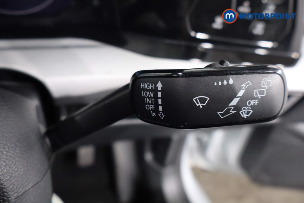 Volkswagen Golf Life Automatic Diesel Hatchback - Stock Number (1570125) - 17th supplementary image