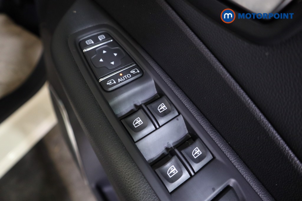 Renault Captur Dynamique S Nav Manual Petrol SUV - Stock Number (1570233) - 6th supplementary image