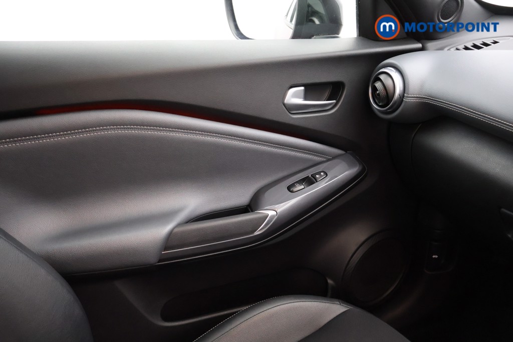 Nissan Juke Tekna Automatic Petrol SUV - Stock Number (1571082) - 8th supplementary image