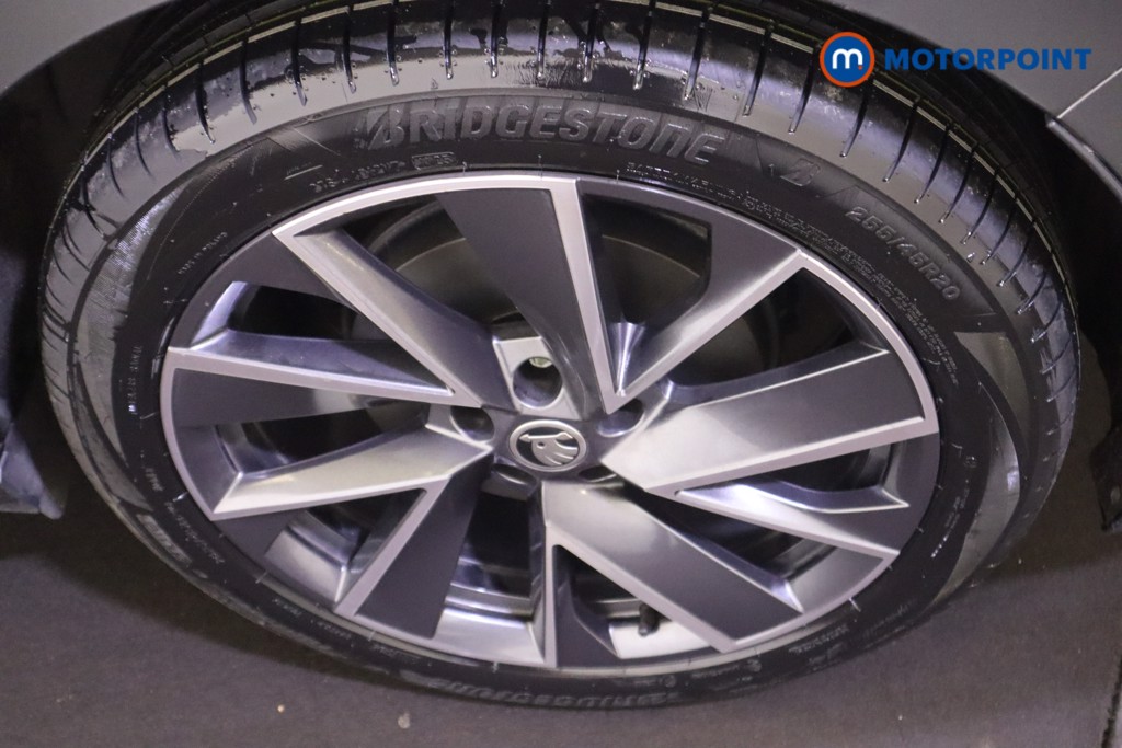 Skoda Enyaq 80X Sportline Plus Automatic Electric SUV - Stock Number (1571644) - 9th supplementary image