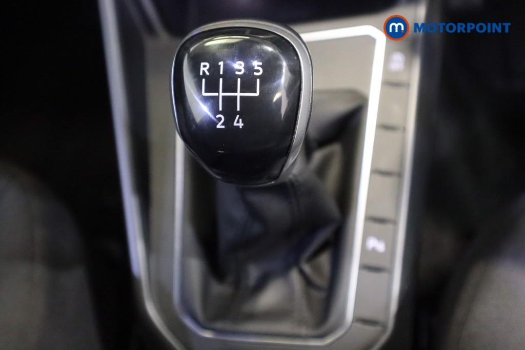 Volkswagen Polo R-Line Manual Petrol Hatchback - Stock Number (1571945) - 5th supplementary image