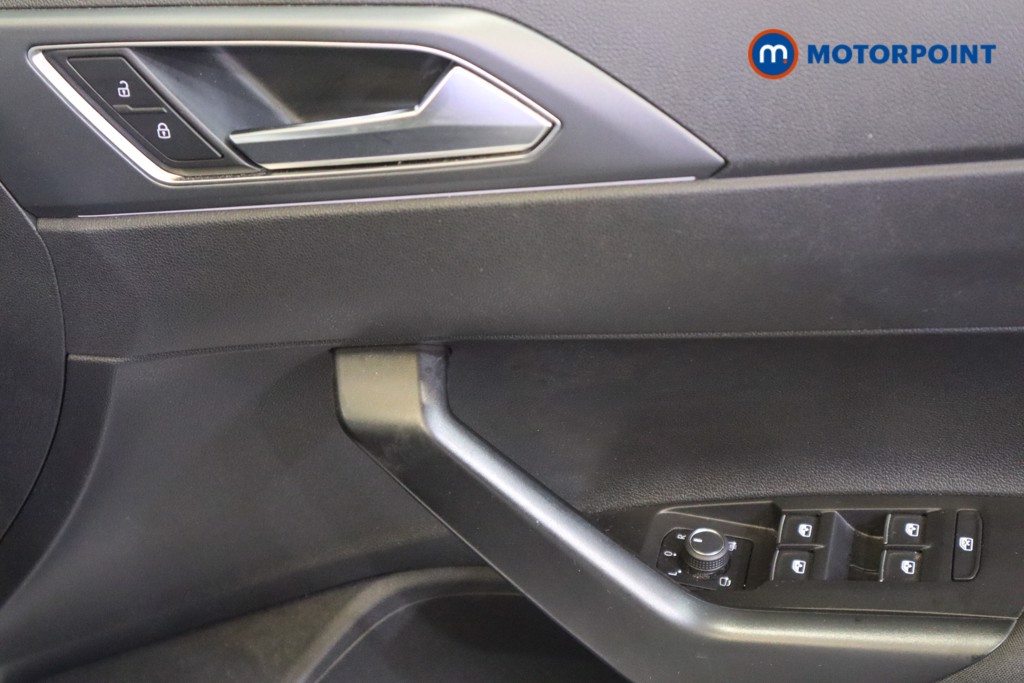 Volkswagen Polo R-Line Manual Petrol Hatchback - Stock Number (1571945) - 14th supplementary image