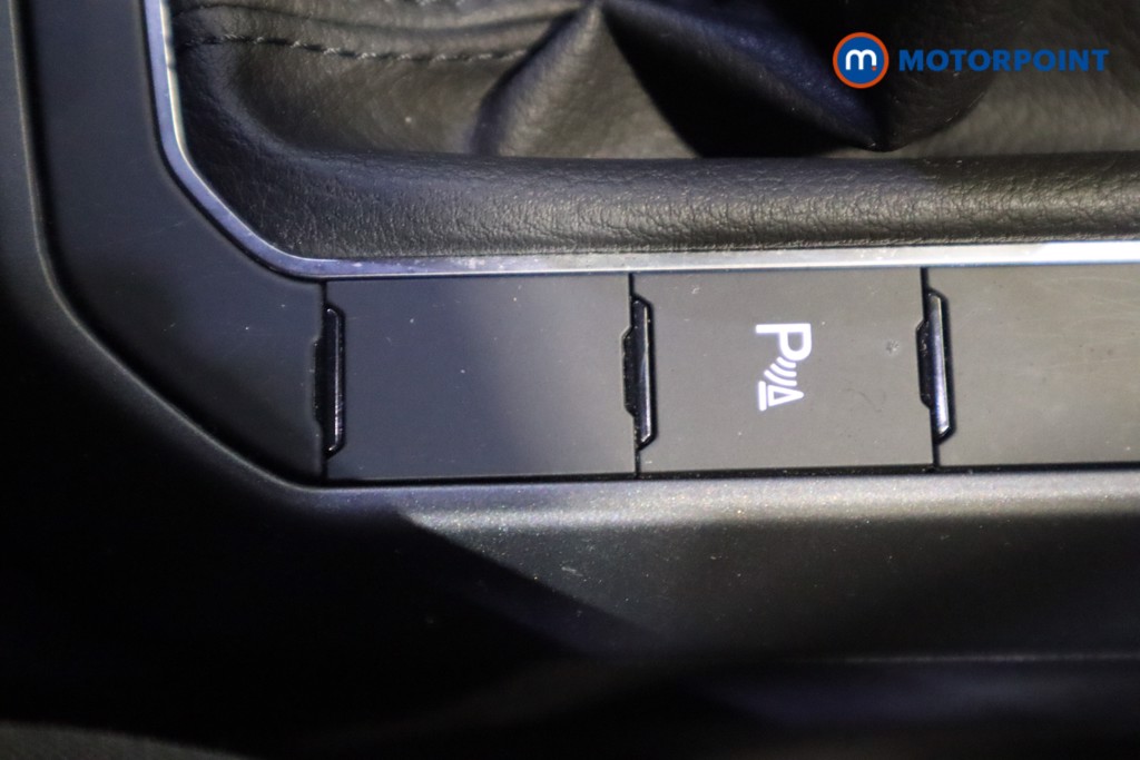 Volkswagen Polo R-Line Manual Petrol Hatchback - Stock Number (1571945) - 21st supplementary image
