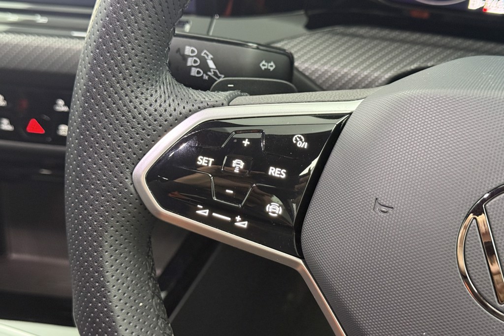 Volkswagen Golf R-Line Automatic Petrol Hatchback - Stock Number (1571975) - 4th supplementary image