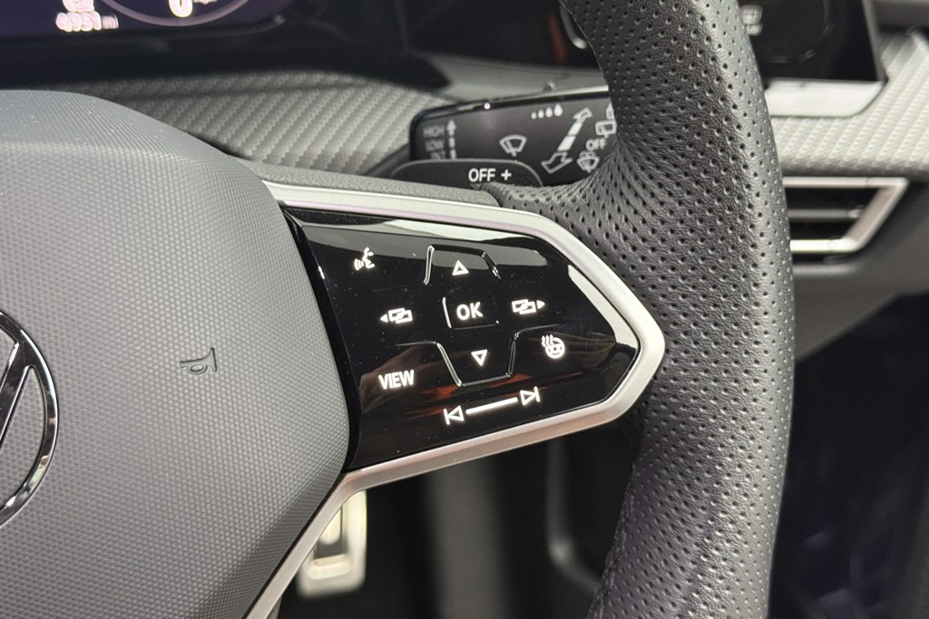 Volkswagen Golf R-Line Automatic Petrol Hatchback - Stock Number (1571975) - 5th supplementary image