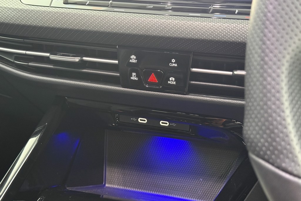 Volkswagen Golf R-Line Automatic Petrol Hatchback - Stock Number (1571975) - 15th supplementary image