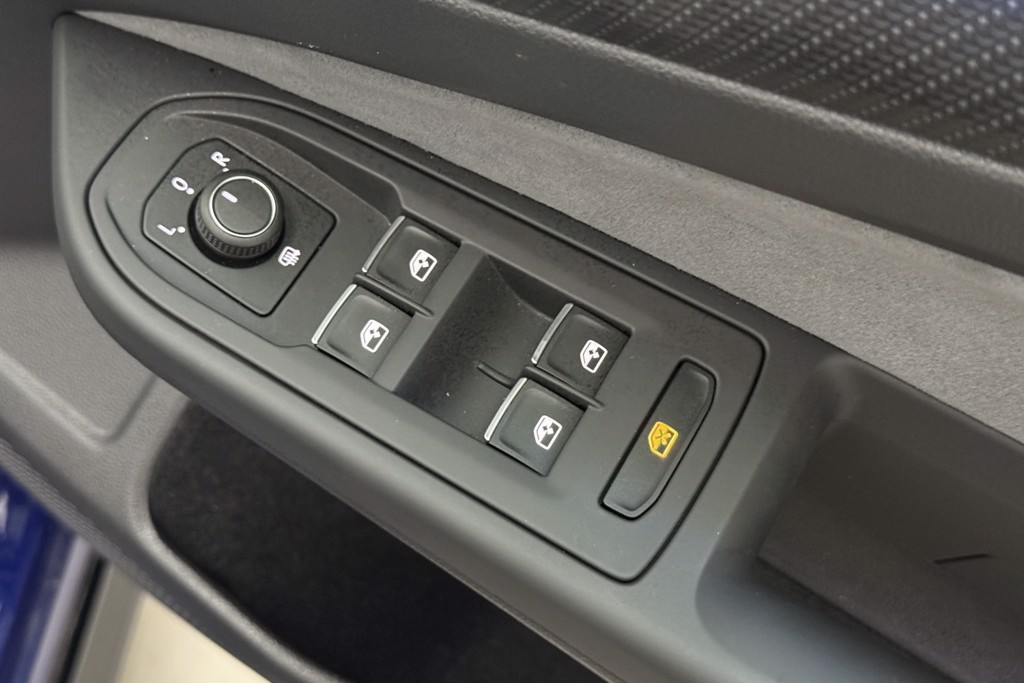 Volkswagen Golf R-Line Automatic Petrol Hatchback - Stock Number (1571975) - 20th supplementary image