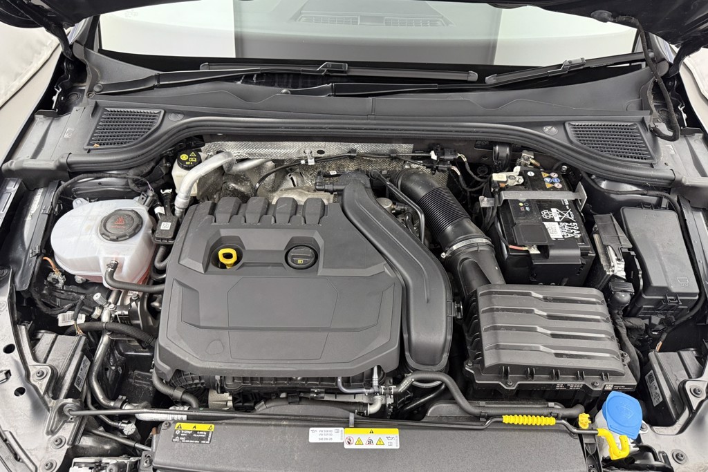 Volkswagen Golf R-Line Automatic Petrol Hatchback - Stock Number (1571975) - 32nd supplementary image