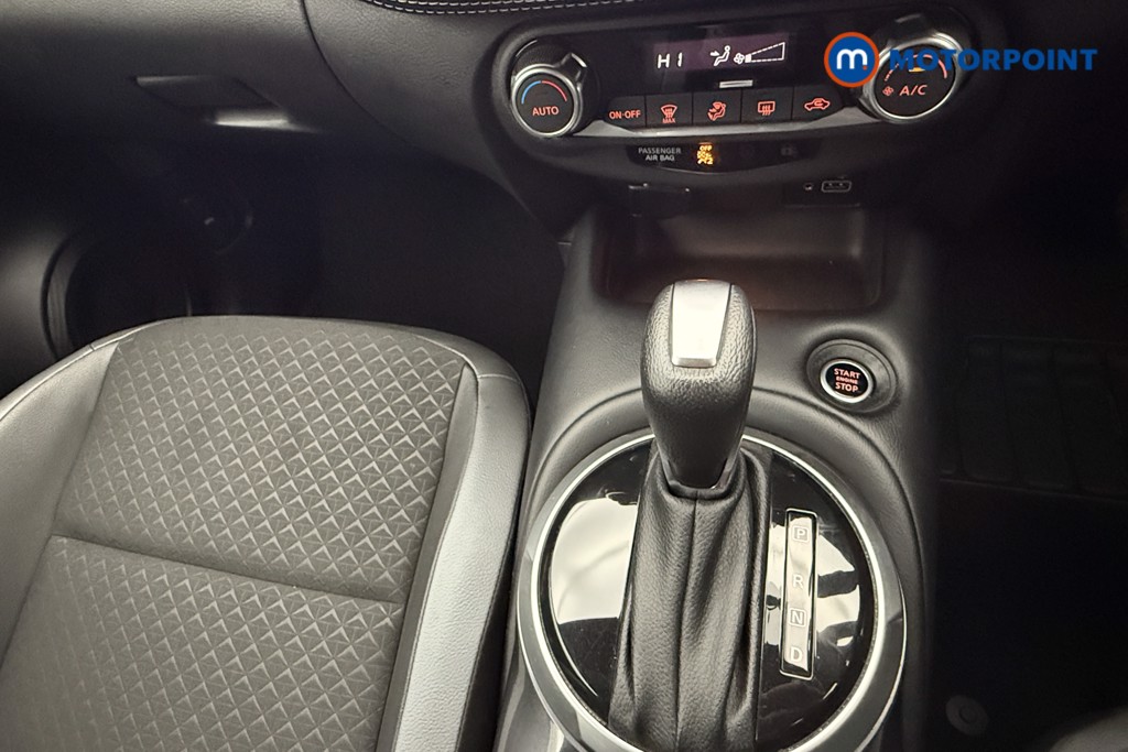 Nissan Juke N-Connecta Automatic Petrol SUV - Stock Number (1572648) - 11th supplementary image