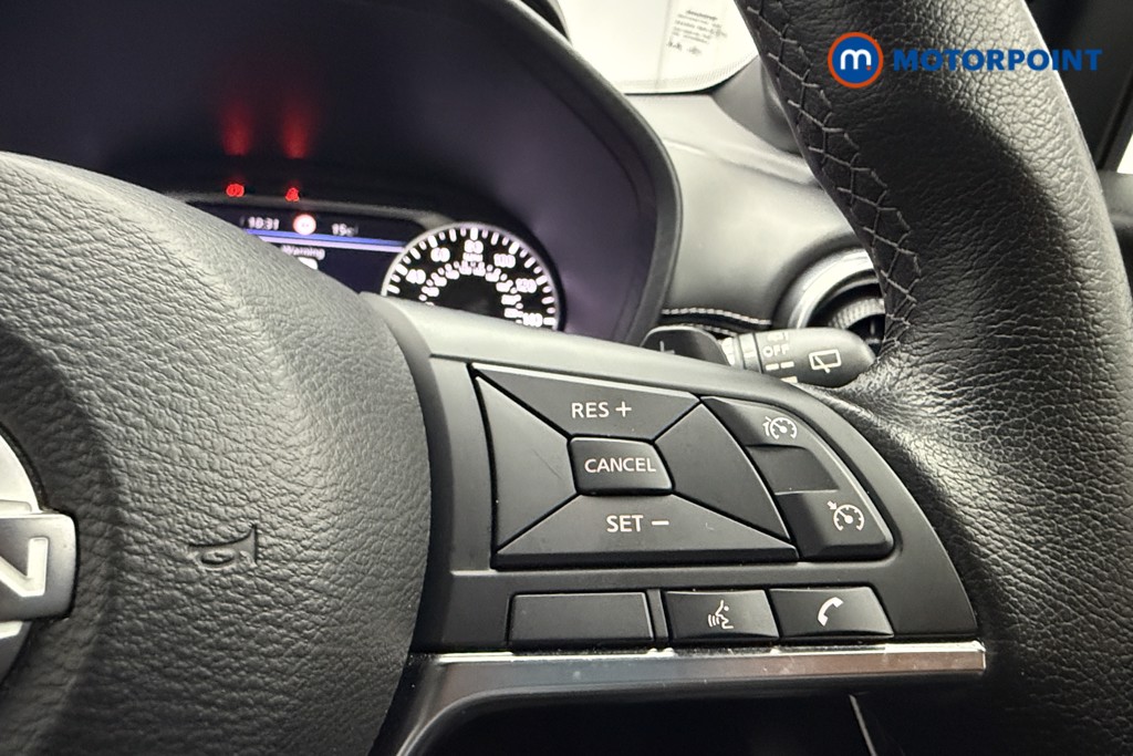 Nissan Juke N-Connecta Automatic Petrol SUV - Stock Number (1572648) - 14th supplementary image