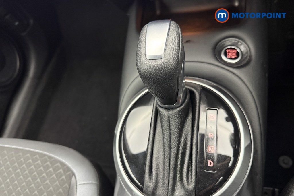 Nissan Juke N-Connecta Automatic Petrol SUV - Stock Number (1572649) - 11th supplementary image