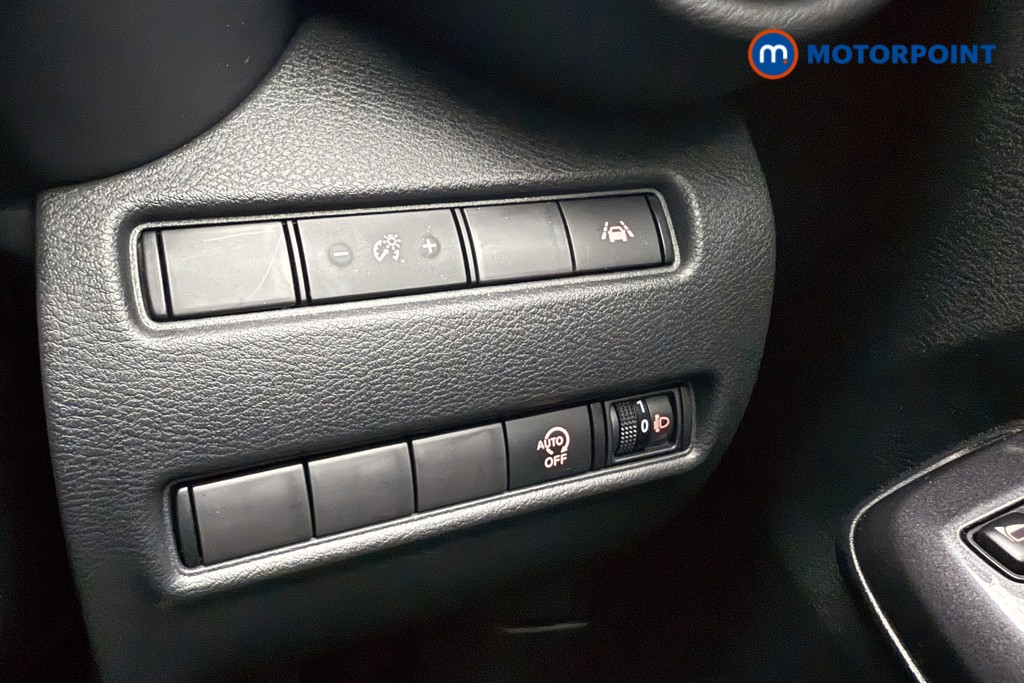 Nissan Juke N-Connecta Automatic Petrol SUV - Stock Number (1572649) - 15th supplementary image