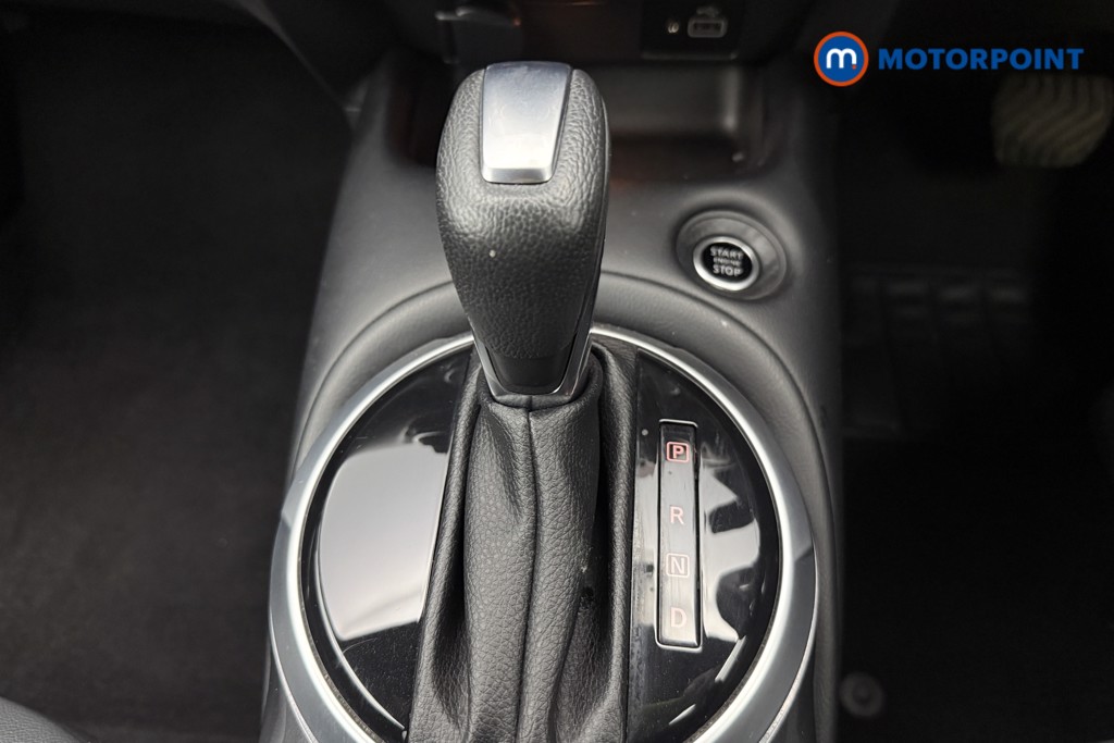 Nissan Juke N-Connecta Automatic Petrol SUV - Stock Number (1572662) - 7th supplementary image