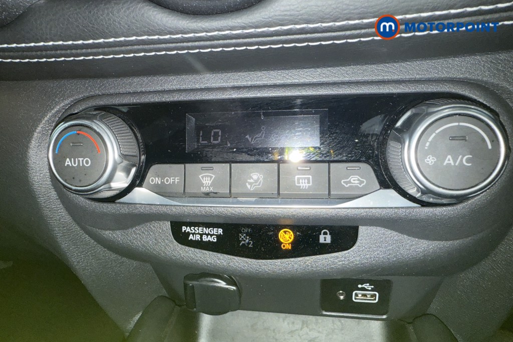 Nissan Juke N-Connecta Automatic Petrol SUV - Stock Number (1572662) - 16th supplementary image