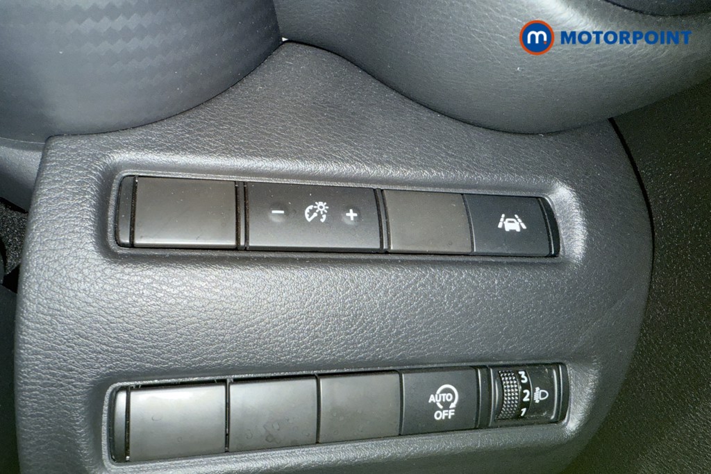 Nissan Juke N-Connecta Automatic Petrol SUV - Stock Number (1572662) - 17th supplementary image