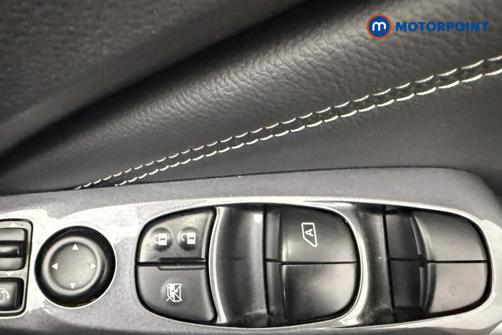 Nissan Juke N-Connecta Automatic Petrol SUV - Stock Number (1572662) - 19th supplementary image