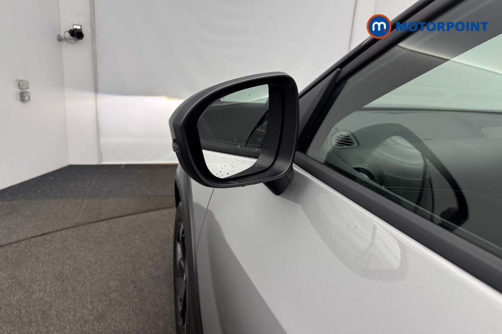 Nissan Juke N-Connecta Automatic Petrol SUV - Stock Number (1572662) - 30th supplementary image