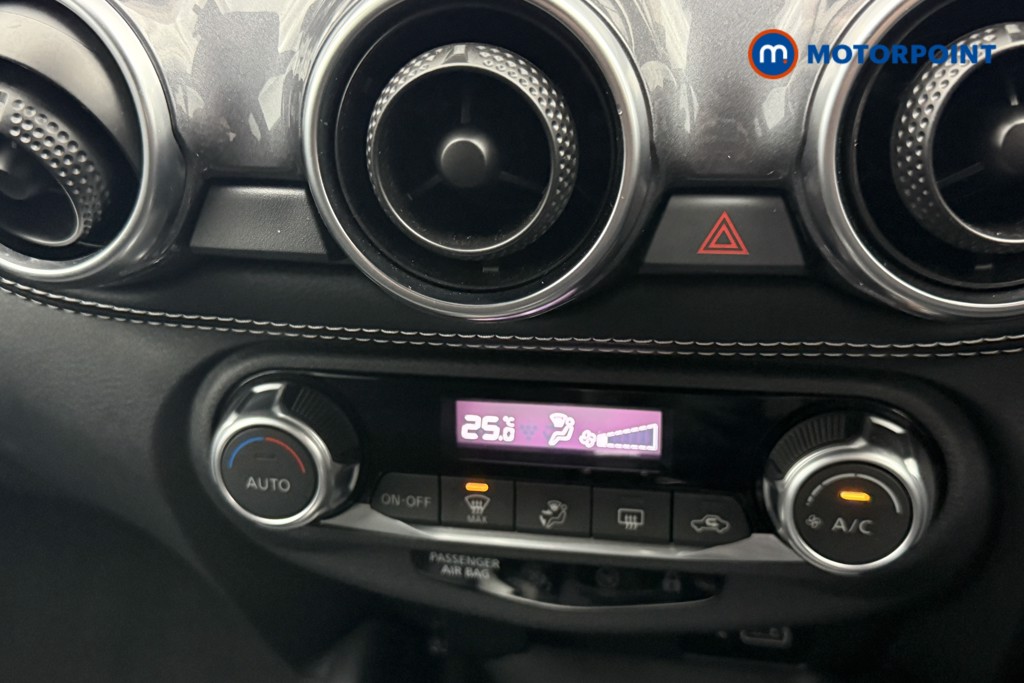 Nissan Juke N-Connecta Automatic Petrol SUV - Stock Number (1572664) - 9th supplementary image