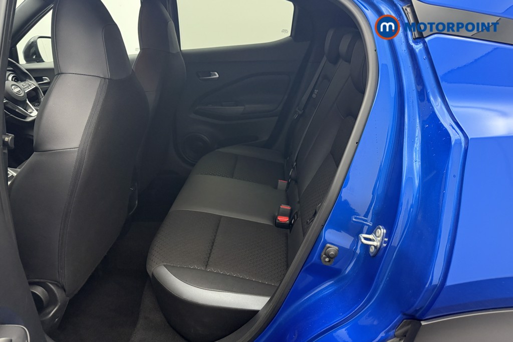 Nissan Juke N-Connecta Automatic Petrol SUV - Stock Number (1572664) - 1st supplementary image