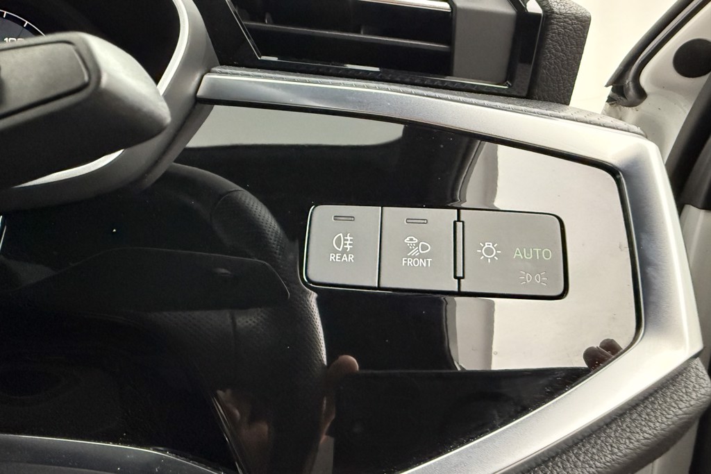 Audi Q3 S Line Automatic Petrol SUV - Stock Number (1572717) - 16th supplementary image