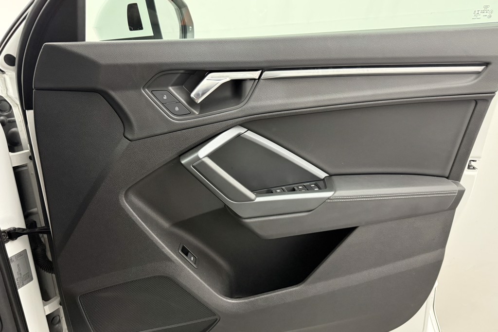 Audi Q3 S Line Automatic Petrol SUV - Stock Number (1572717) - 17th supplementary image