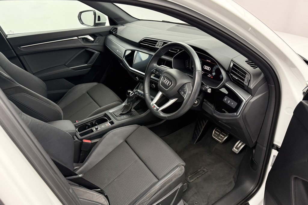 Audi Q3 S Line Automatic Petrol SUV - Stock Number (1572717) - 1st supplementary image
