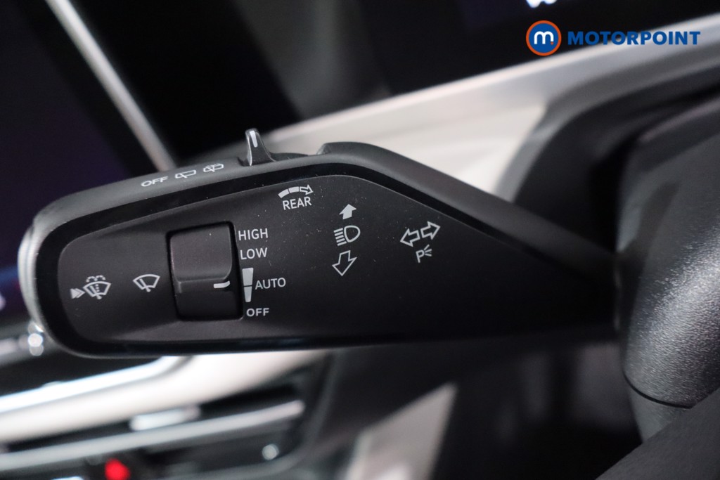 Volkswagen Passat Life Automatic Petrol Plug-In Hybrid Estate - Stock Number (1573296) - 15th supplementary image